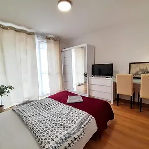 https://rogowska-apartament.hotelswroclaw.com